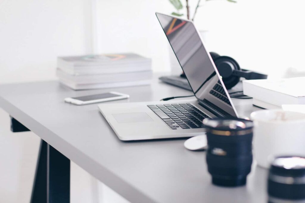 Bureau met computer